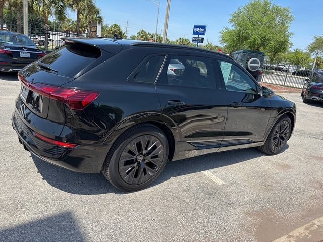 2024 Audi Q8 e-tron 18