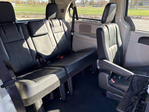 2013 Chrysler Town and Country Touring-L