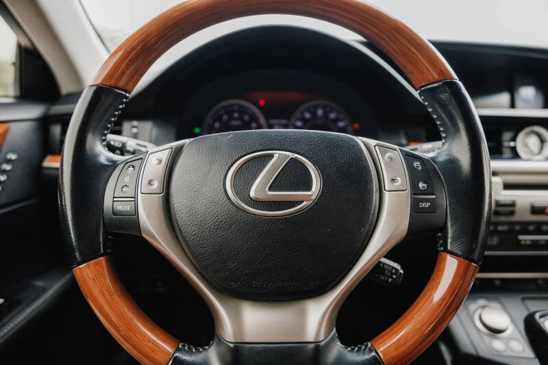 2013 Lexus ES 300h