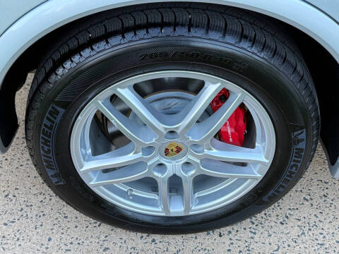 2017 Porsche Cayenne GTS