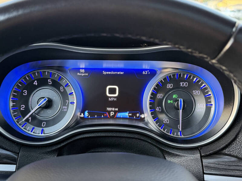 2016 Chrysler 300 Limited Anniversary