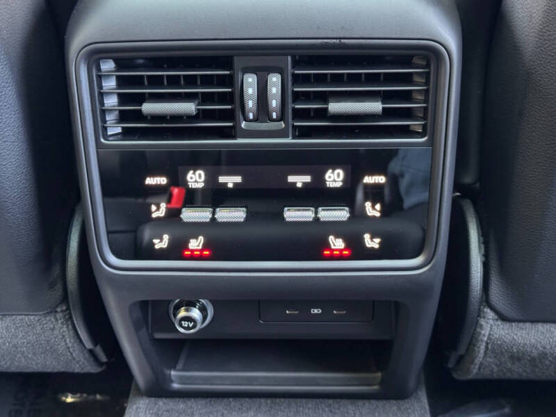 2024 Porsche Cayenne E-Hybrid Coupe