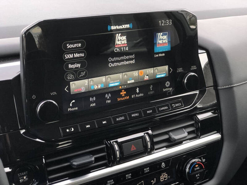 2025 Nissan Pathfinder SL