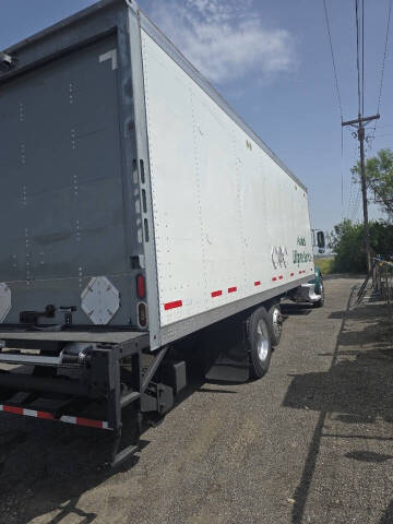 2019 Peterbilt 348