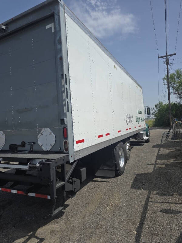 2019 Peterbilt 348