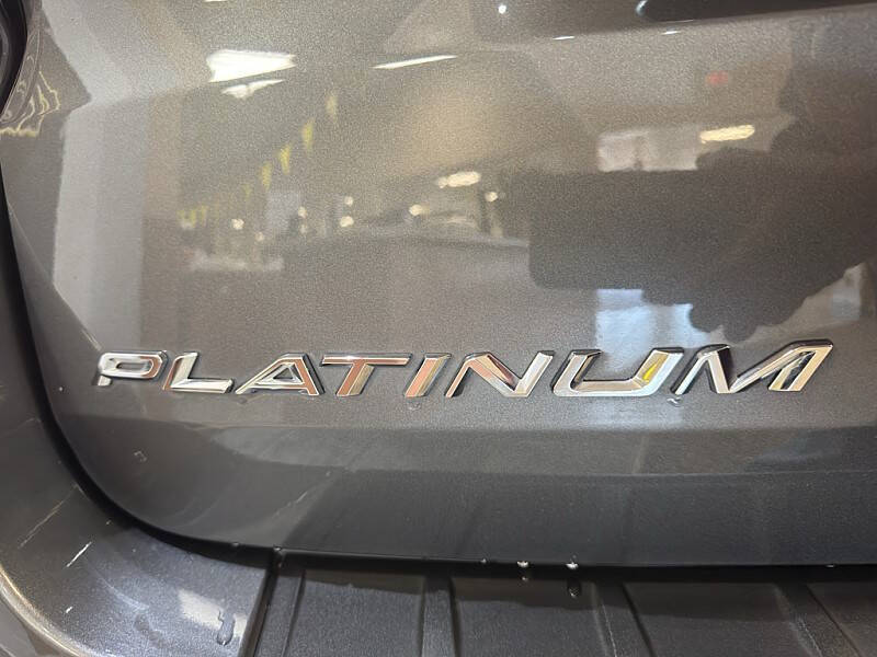 2025 Ford Explorer Platinum