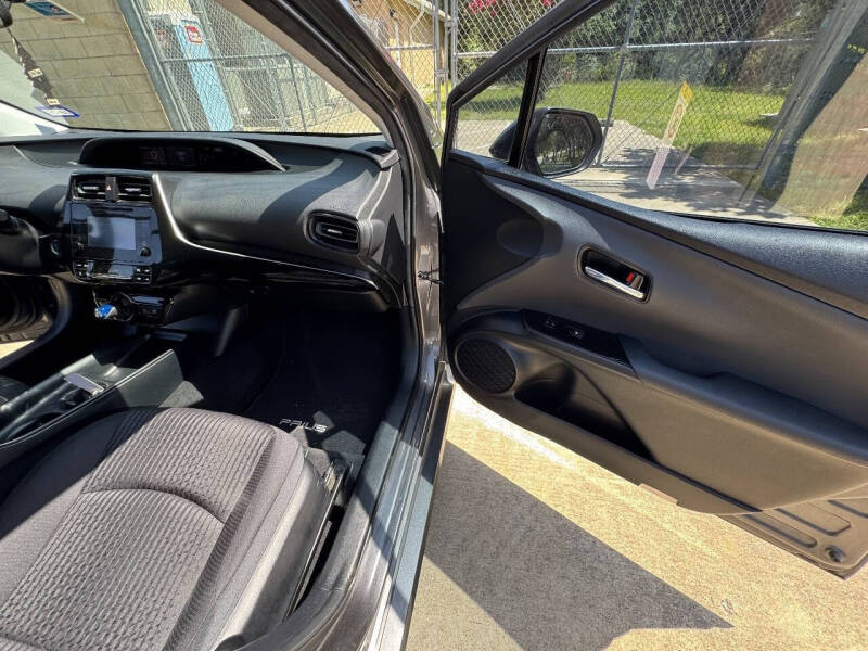 2016 Toyota Prius Two