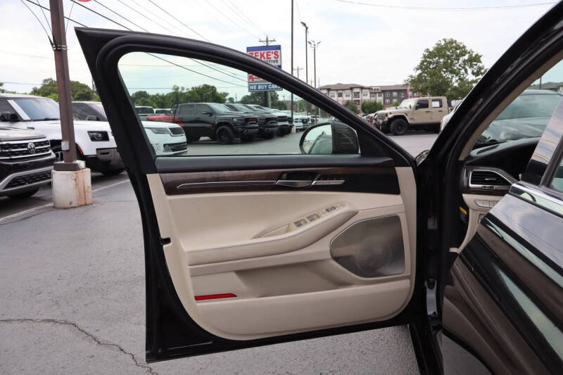 2019 Genesis G90