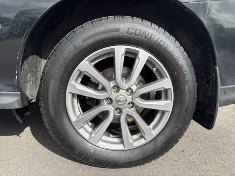 2016 Nissan Pathfinder SV