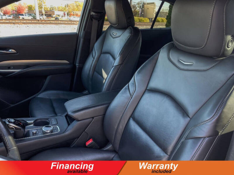 2023 Cadillac XT4 Premium Luxury