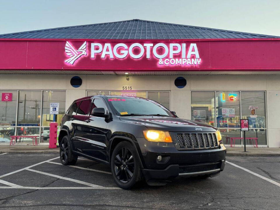 2012 Jeep Grand Cherokee Laredo X's photo