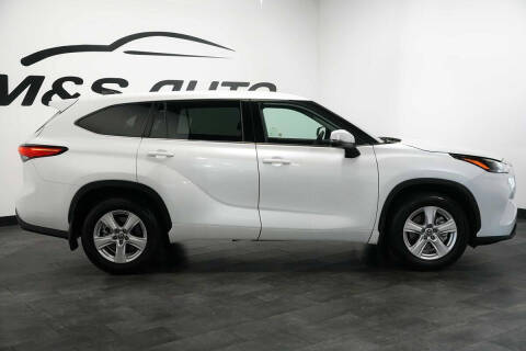 2022 Toyota Highlander LE