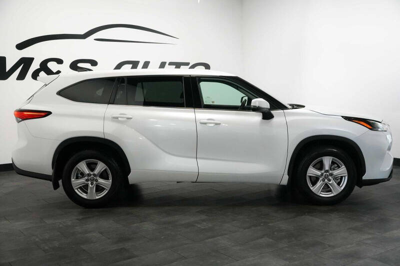 2022 Toyota Highlander LE