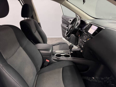 2019 Nissan Pathfinder S