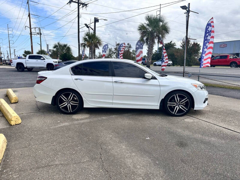 2017 Honda Accord Sport photo 6