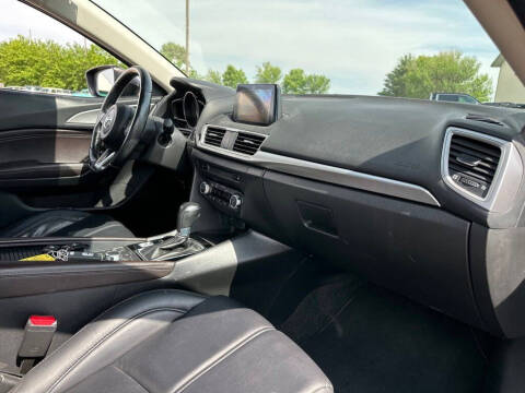 2018 Mazda MAZDA3 Touring