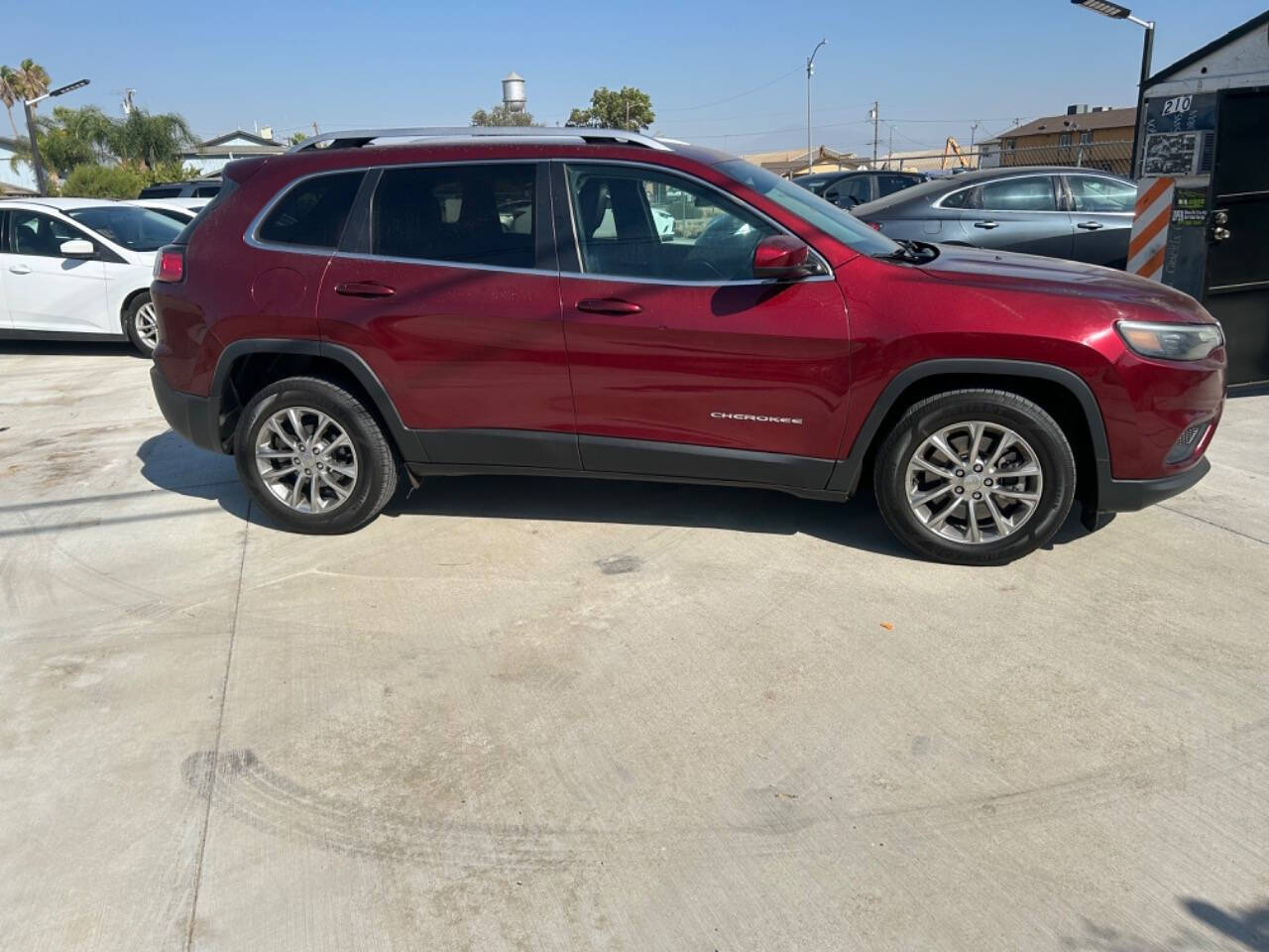 2019 Jeep Cherokee for sale at A & E Cars in Bakersfield, CA