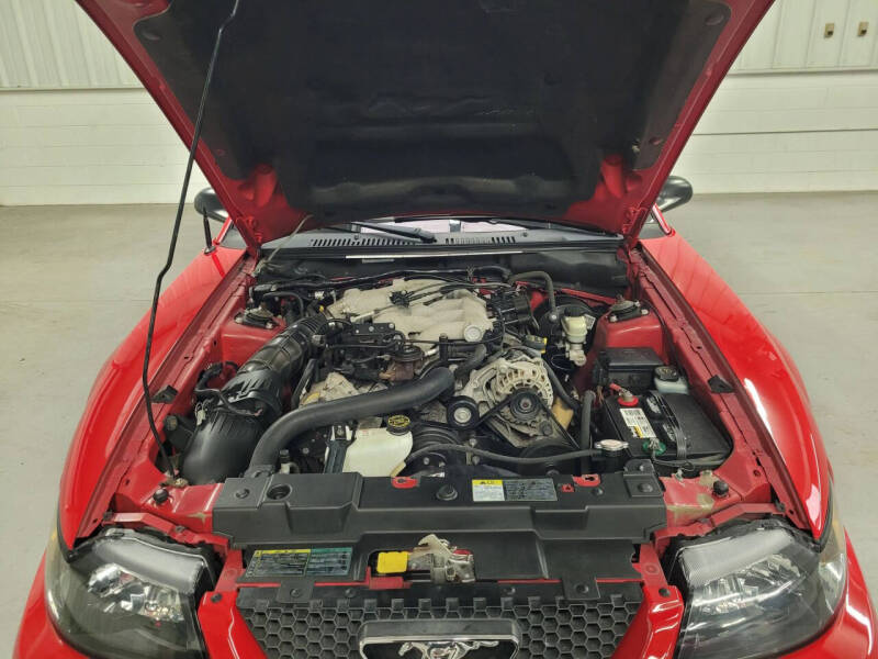 2004 Ford Mustang Deluxe