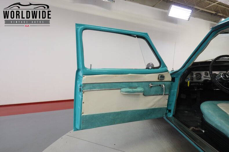 1957 Studebaker Silver Hawk