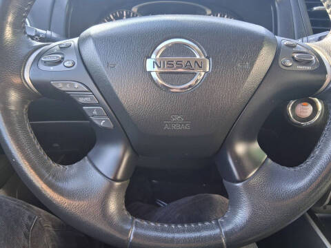 2017 Nissan Pathfinder SV