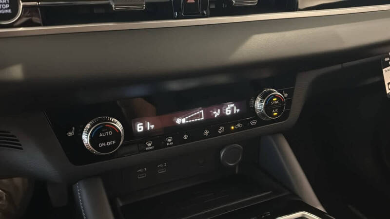 2025 Mitsubishi Outlander SE