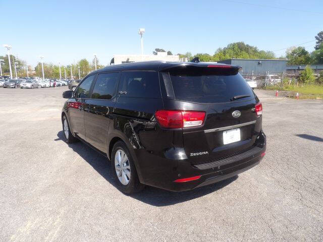 2017 Kia Sedona LX