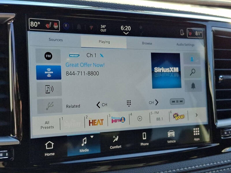 2026 Chrysler Pacifica Select
