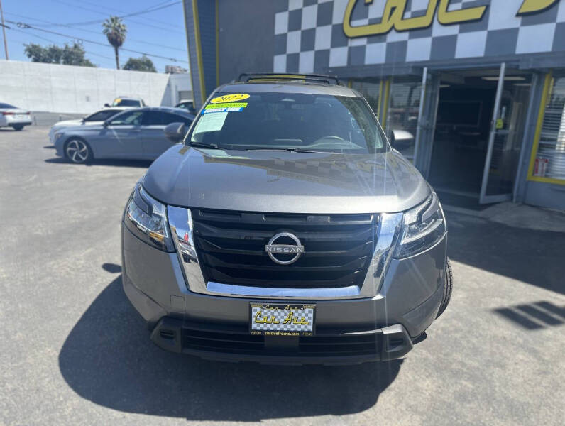 2022 Nissan Pathfinder SV