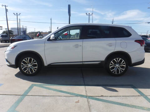 2016 Mitsubishi Outlander SE