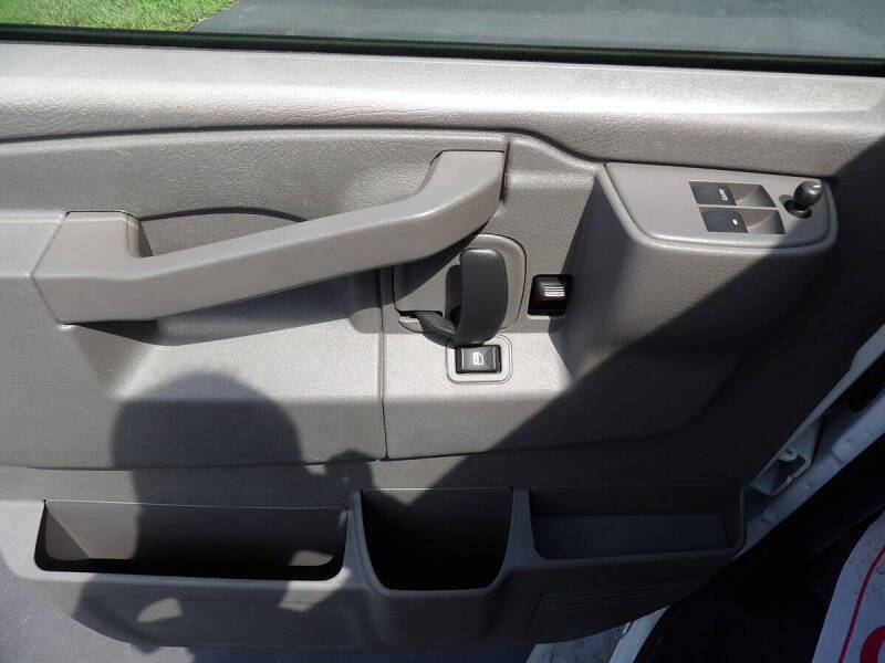 2025 Chevrolet Express 2500
