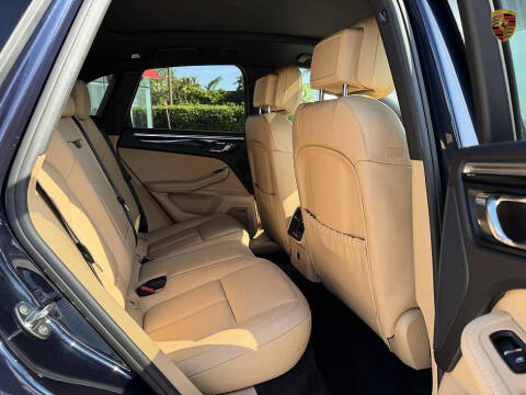 2017 Porsche Macan