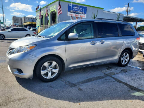 2011 Toyota Sienna for sale at INTERNATIONAL AUTO BROKERS INC in Hollywood FL