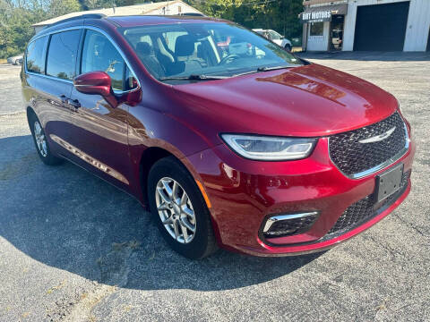 2021 Chrysler Pacifica for sale at BHT Motors LLC in Imperial MO