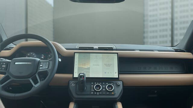 2026 Land Rover Defender 110 P400 X-Dynamic SE