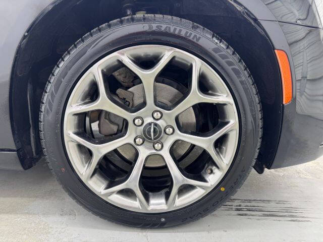 2018 Chrysler 300