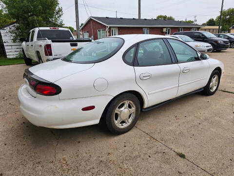 1999 Ford Taurus SE