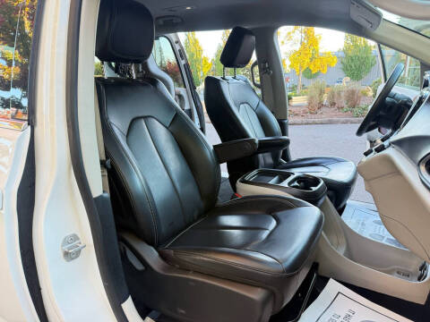 2020 Chrysler Voyager LXi