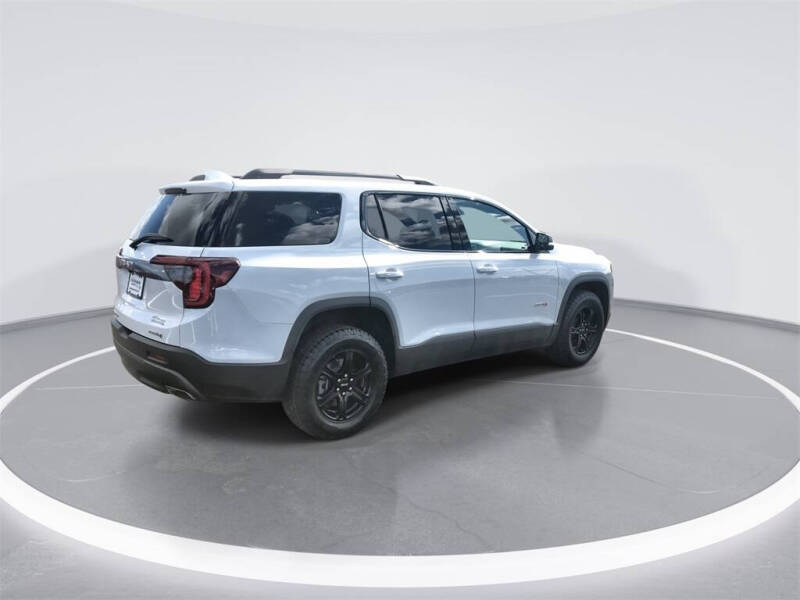 2023 GMC Acadia AT4