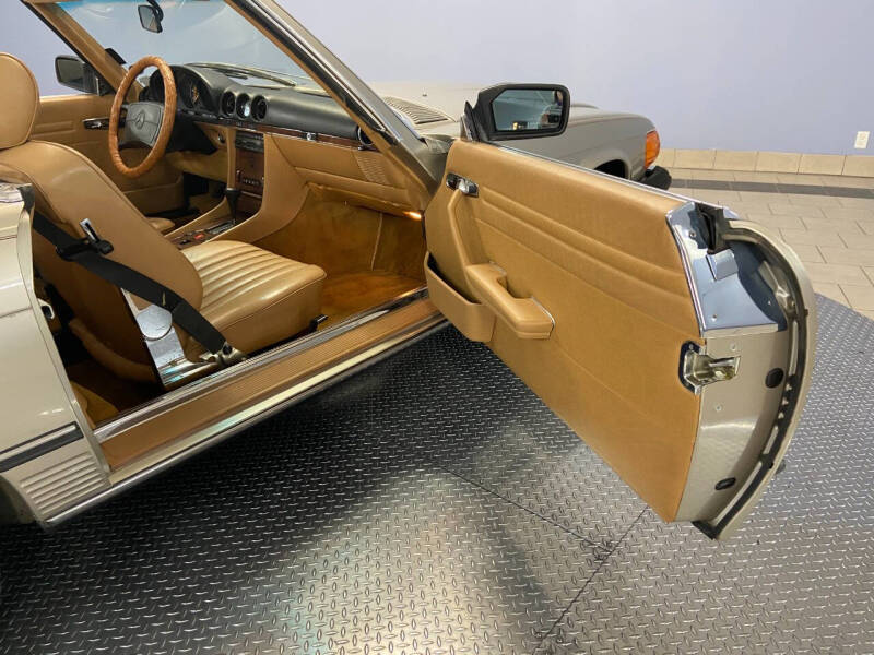 1988 Mercedes-Benz 560-Class 560 SL