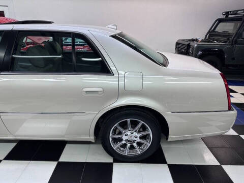 2011 Cadillac DTS Luxury Collection