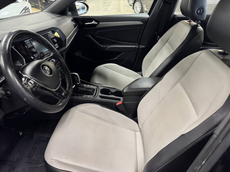 2019 Volkswagen Jetta R-Line