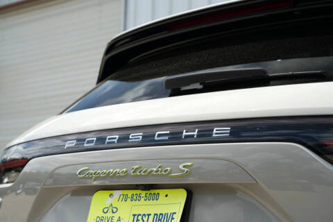 2022 Porsche Cayenne Turbo S E-Hybrid