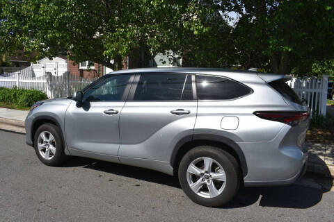 2025 Toyota Highlander LE