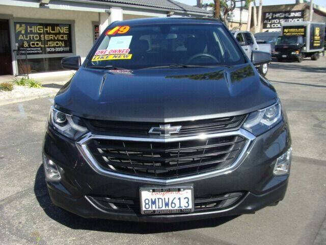 2019 Chevrolet Equinox LT photo 2