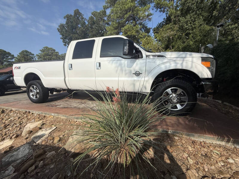 2014 Ford F-350 Super Duty Lariat's photo