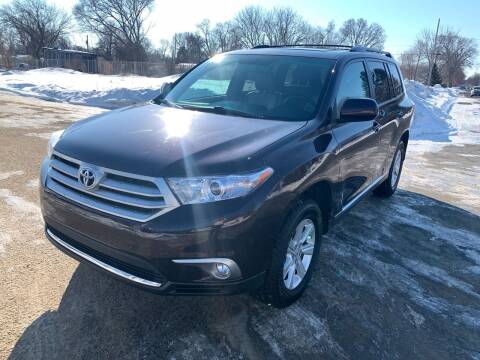 2011 Toyota Highlander for sale at ONG Auto in Farmington MN