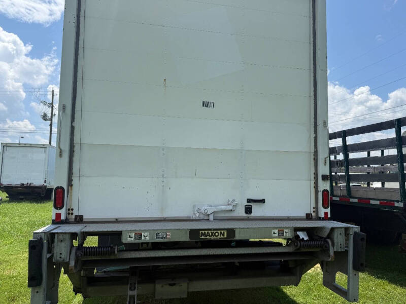 2022 Freightliner M2 106