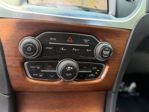 2017 Chrysler 300 C Platinum