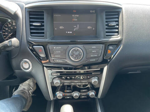 2017 Nissan Pathfinder SV