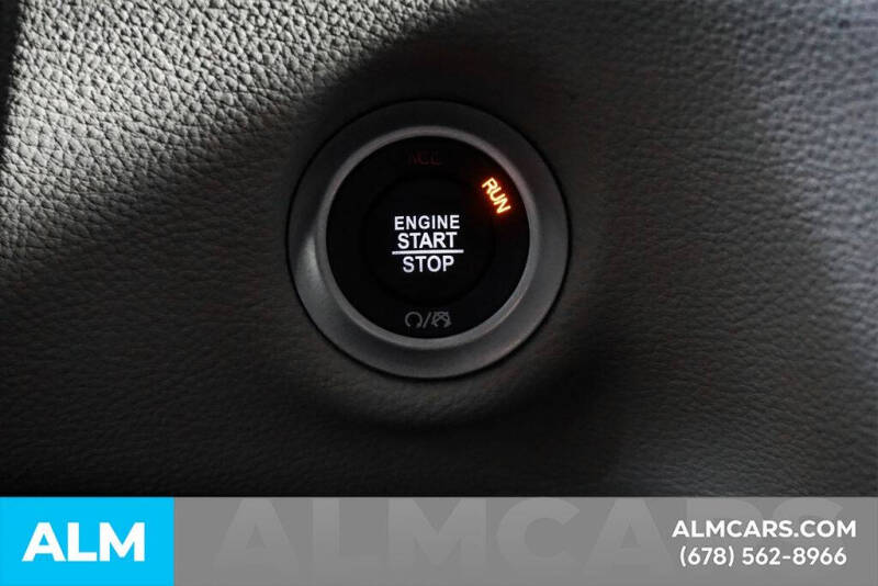 2024 Chrysler Pacifica Plug-In Hybrid Select